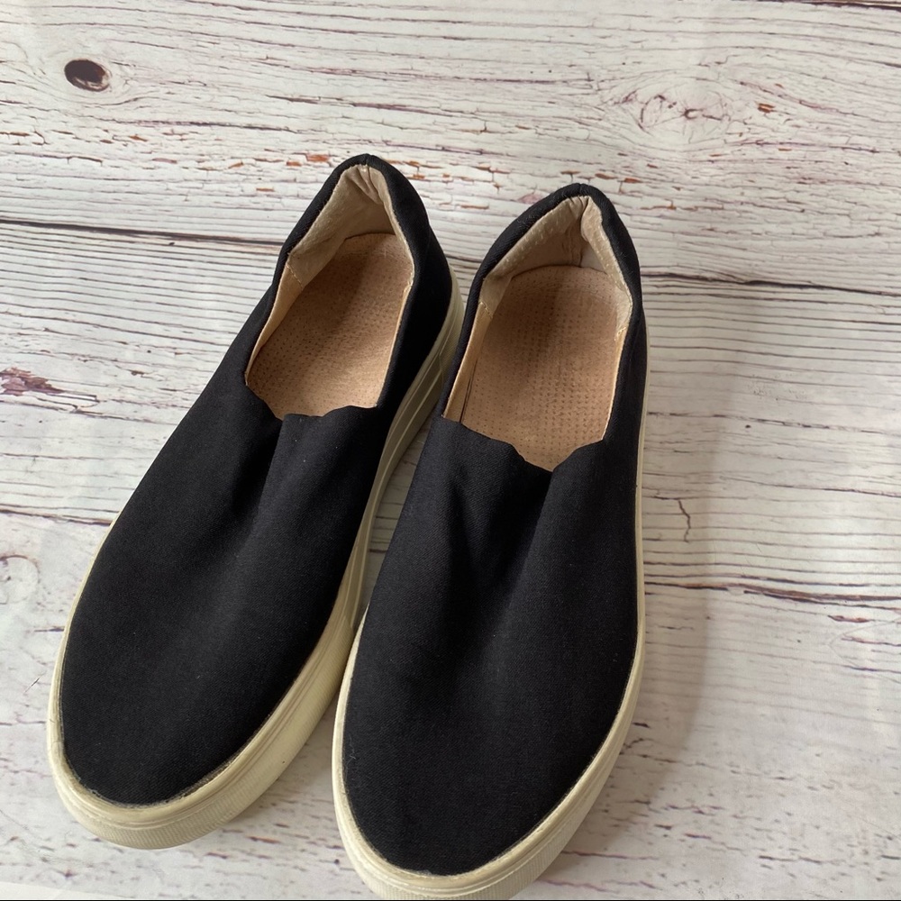 U Slides Womens 8.5 Shoes